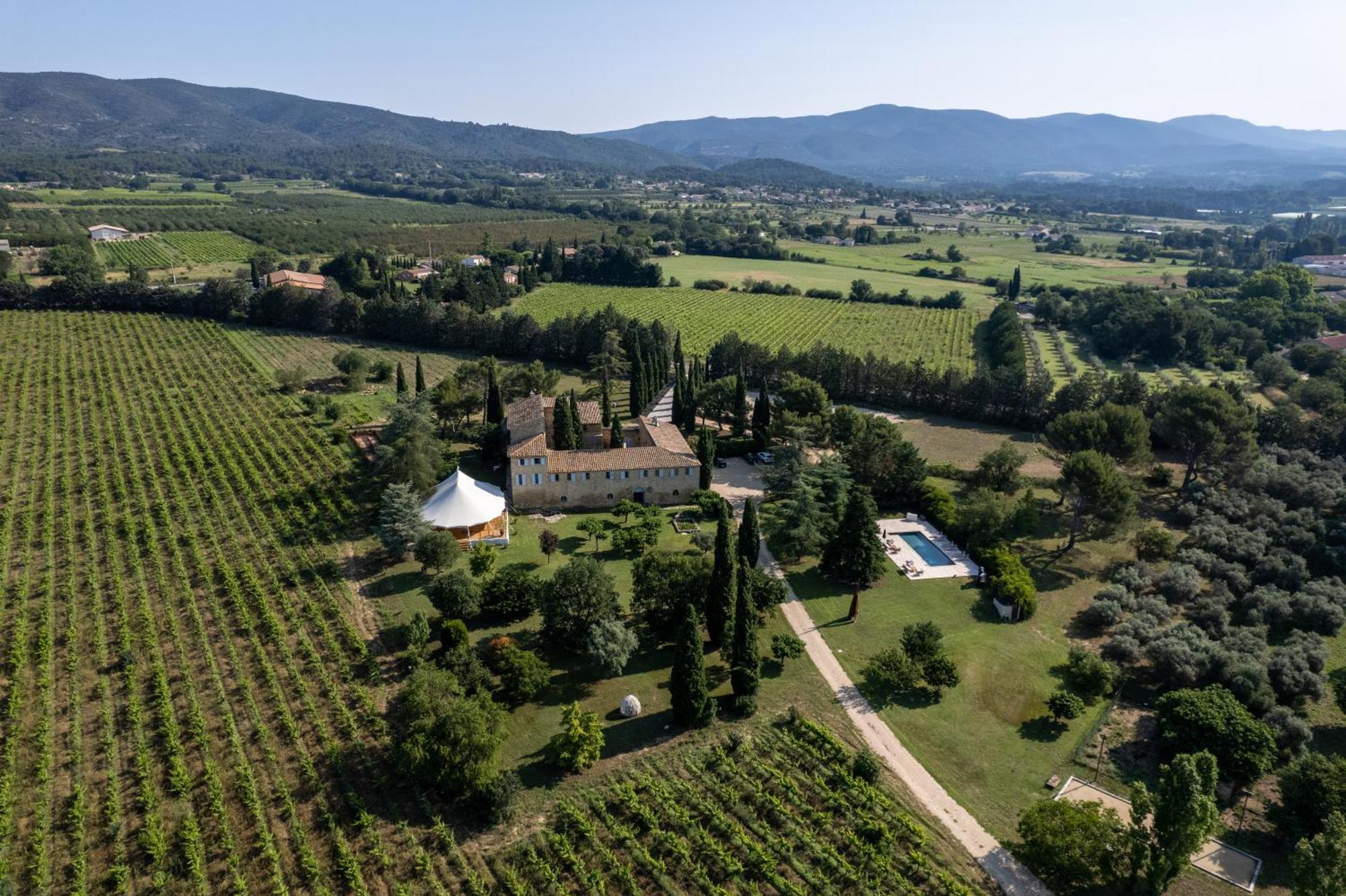 Chateau Saint-Pierre De Mejans Puyvert Exterior foto